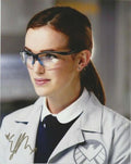 Photo autographiée par Elizabeth Henstridge