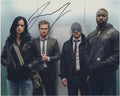 Photo autographiée par Finn Jones