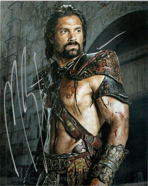 Manu Bennett Autograph